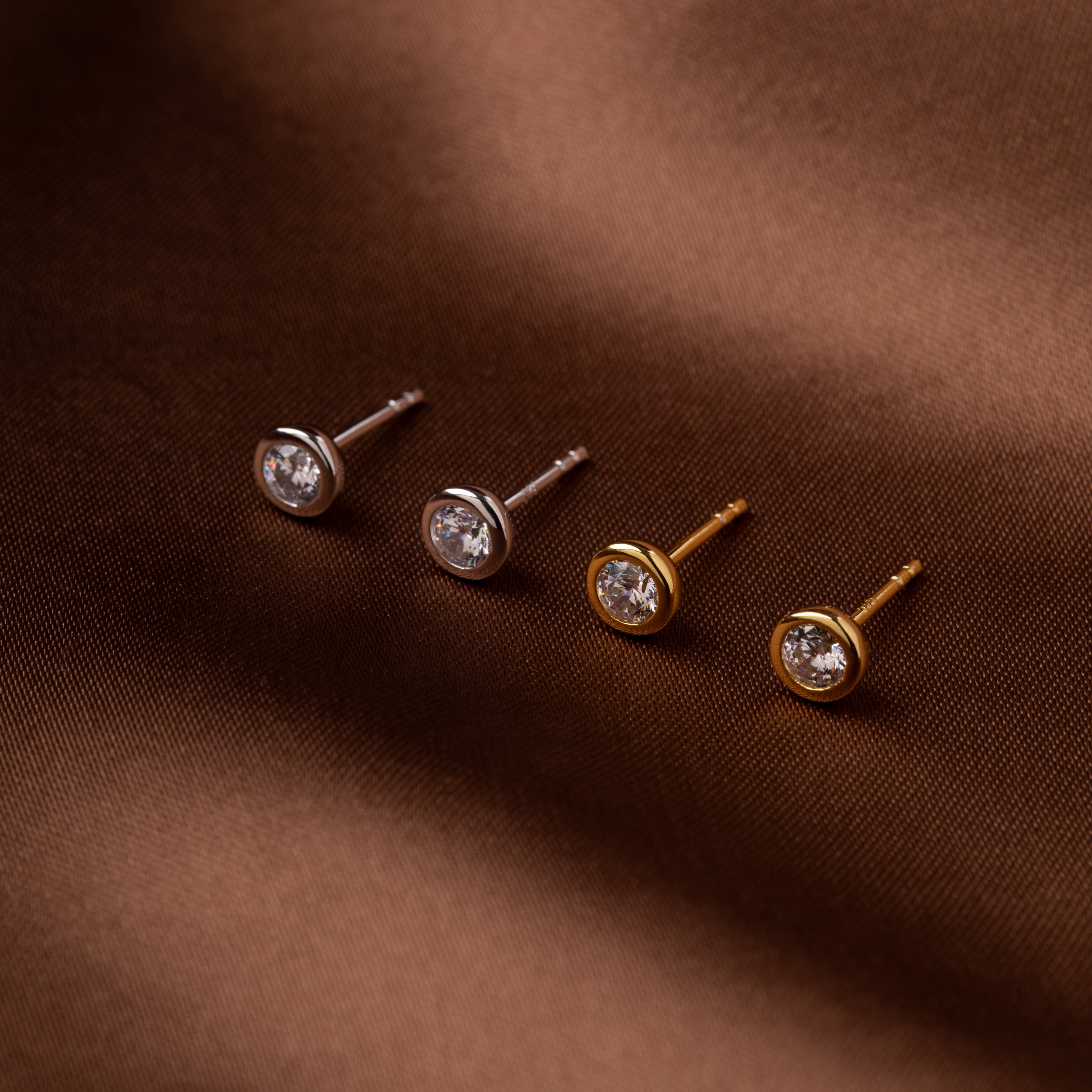 Solis Studs