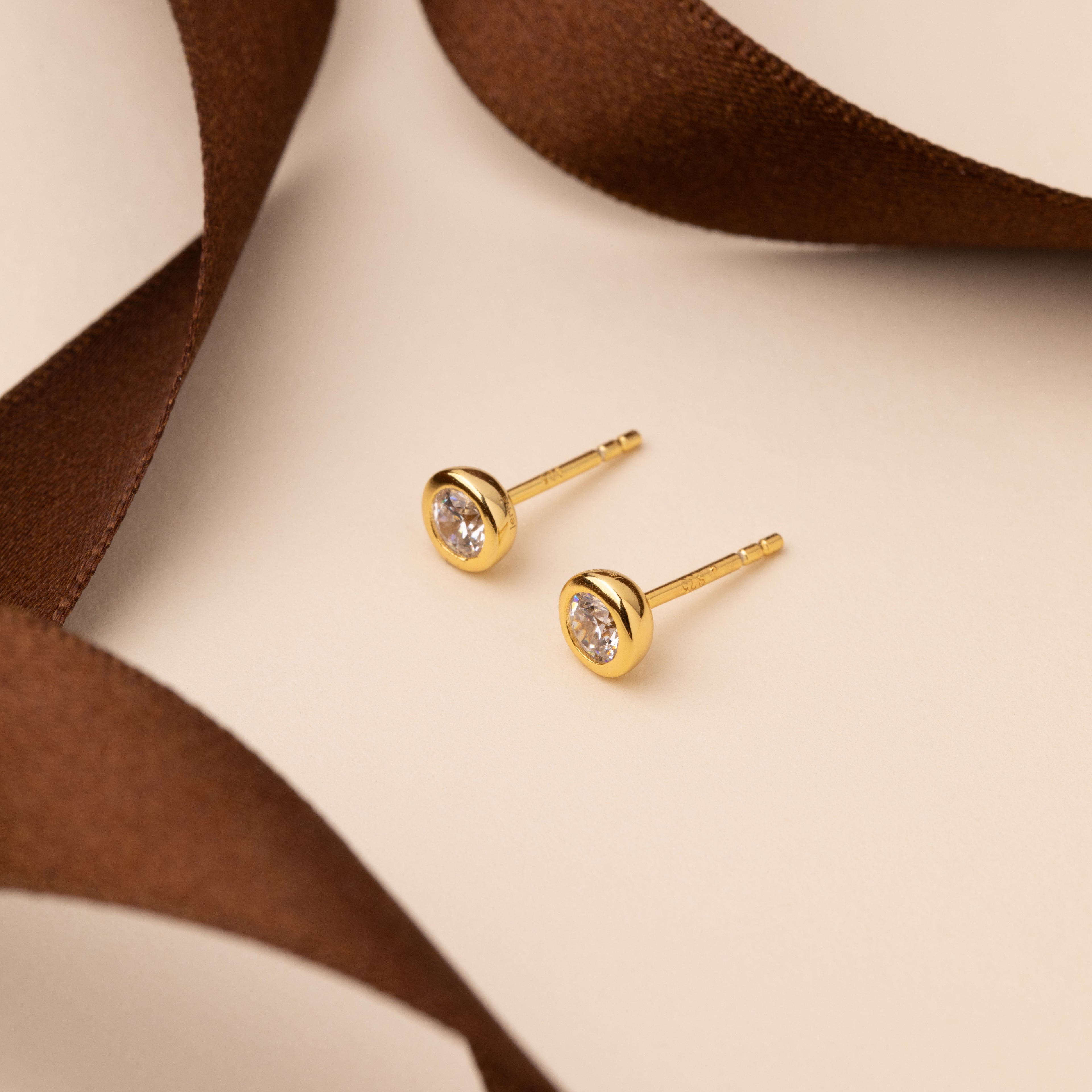 Solis Studs